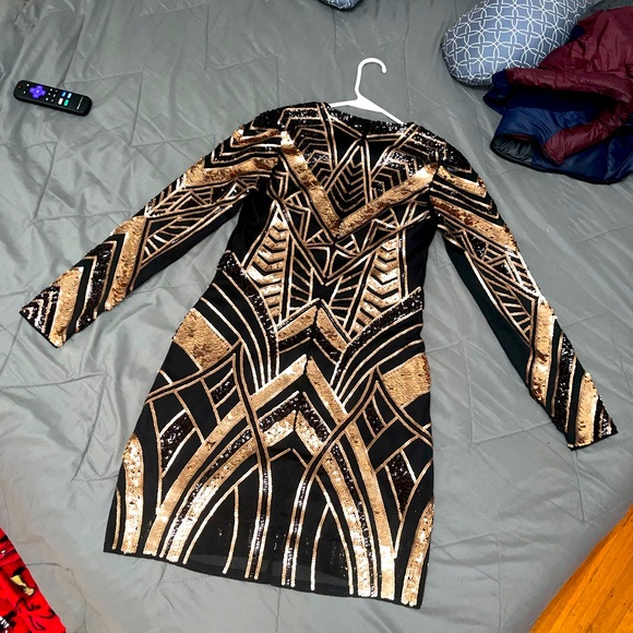 It is a super comfortable dress and in perfect condition.  only use it once - Picture 2 of 3